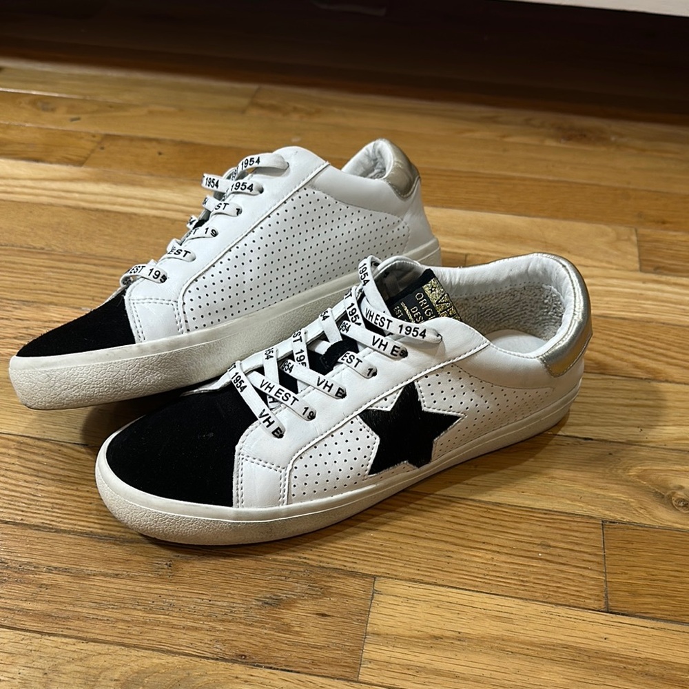 Vintage Havana White and Black Star Sneakers